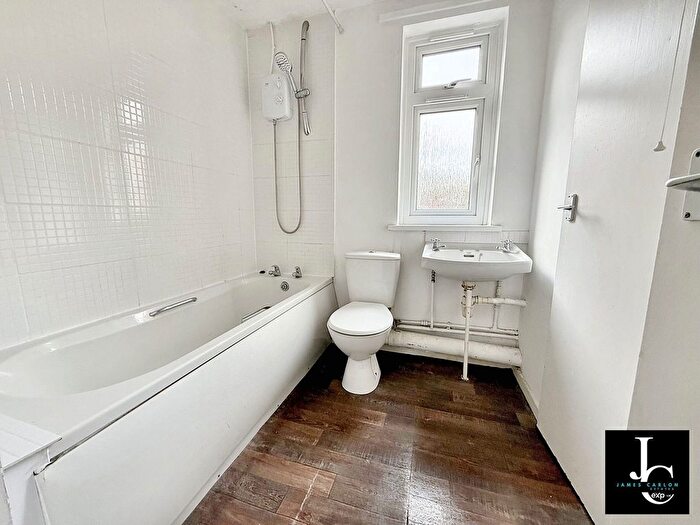 1 Bedroom Flat For Sale In Dalford Court, Telford, TF3