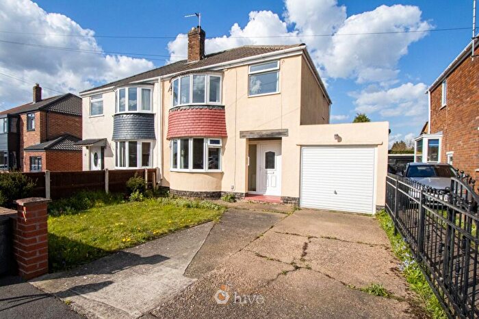 3 Bedroom Semi-Detached House For Sale In Ridgewood Avenue, Edenthorpe, Doncaster, DN3