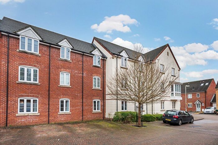 1 Bedroom Flat To Rent In Crestwood View, Boyatt Wood, Hampshire, SO50