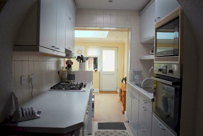 3 Bedroom Terraced House For Sale In Elm Park Avenue, Elm Park, Essex, RM12