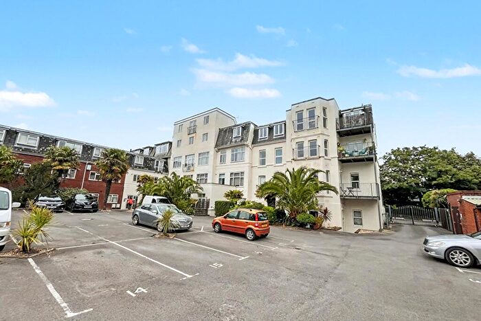 2 Bedroom Flat To Rent In Bournemouth, BH5