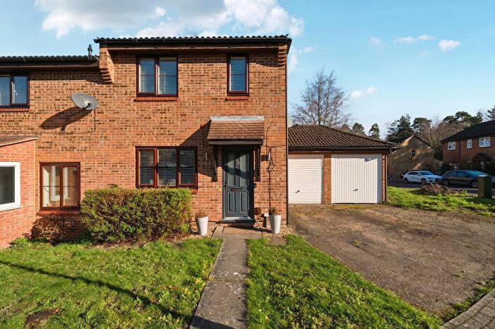 3 Bedroom End Of Terrace House For Sale In Froxfield Down, Bracknell, RG12