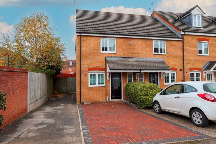 2 Bedroom House To Rent In Mannock Way, Leighton Buzzard, LU7