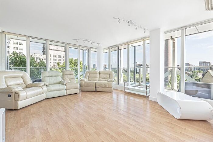 2 Bedroom Flat To Rent In Eastern Quay Apartments, Royal Victoria Dock, E16