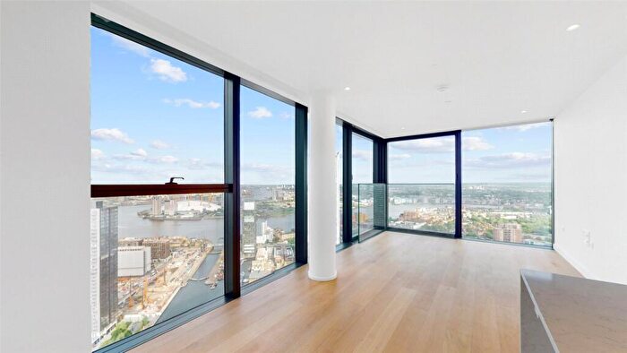 2 Bedroom Flat To Rent In Hampton Tower, London, E14