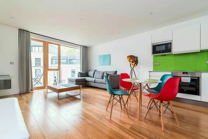 1 Bedroom Flat To Rent In Canonbury Road, London, N1