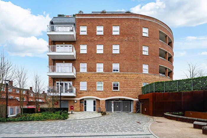 2 Bedroom Flat For Sale In Eden Place, Oxted, RH8
