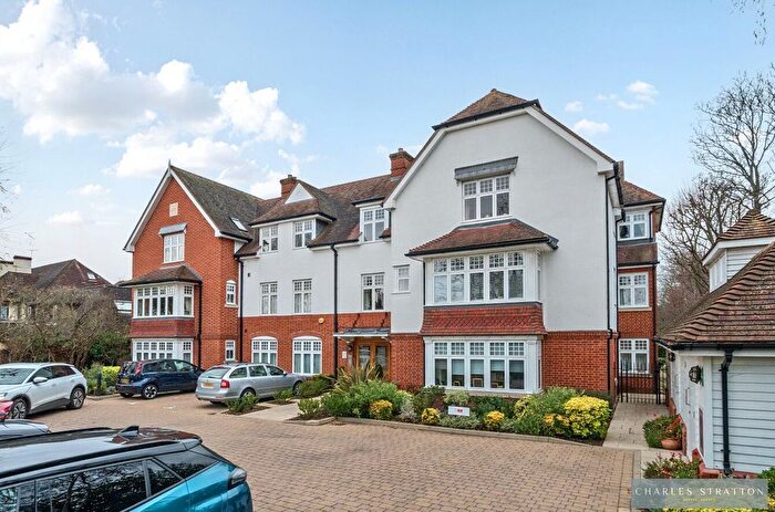 2 Bedroom Flat For Sale In Highlands Apartments, Gidea Park, RM2