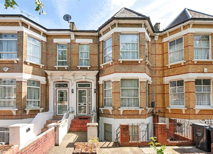 5 Bedroom Terraced House For Sale In Mildenhall Road, London, E5