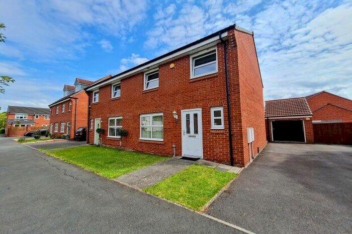 3 Bedroom Detached Bungalow To Rent In Skerne Way, Darlington, DL2