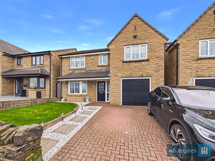 4 Bedroom Detached House For Sale In Roper Lane, Queensbury, Bradford, West Yorkshire, BD13