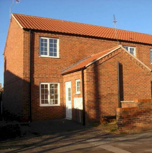 2 Bedroom Town House To Rent In The Crofts, Scunthorpe, DN16