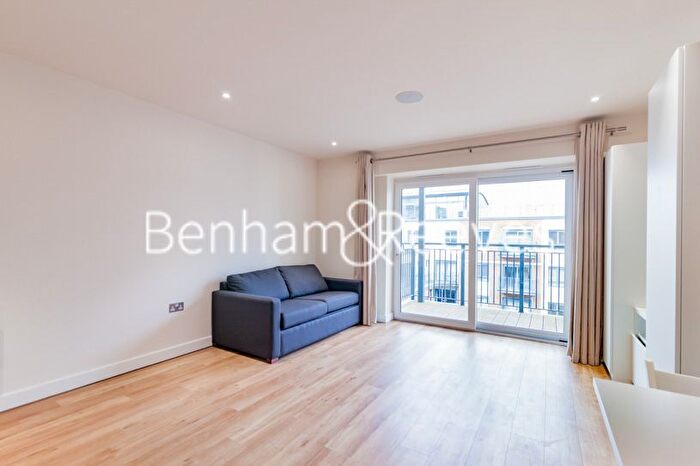 Studio To Rent In Aerodrome Road, Colindale, NW9