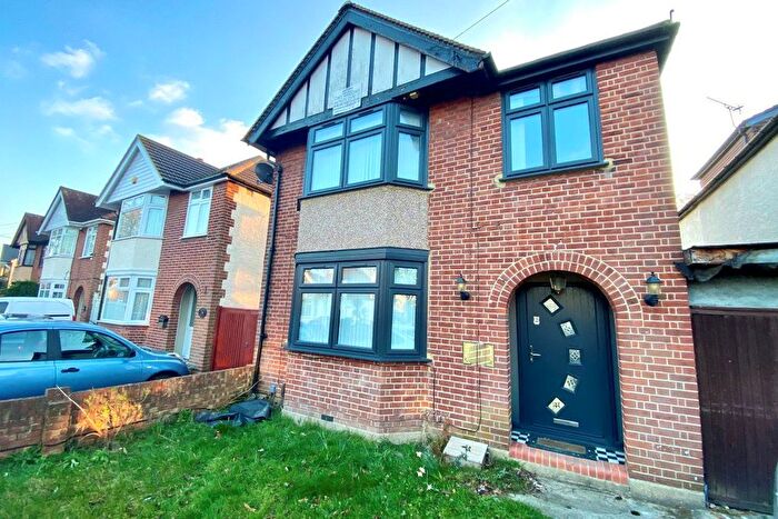 3 Bedroom Property To Rent In Quaves Road, Slough, SL3