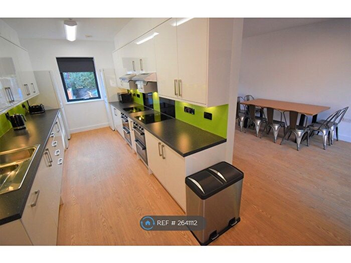 7 Bedroom End Terrace House To Rent In Hillside Court, Reading, RG1