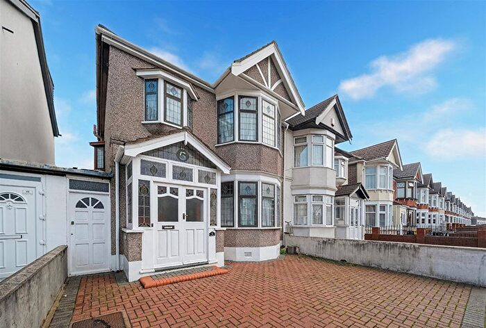 4 Bedroom Property For Sale In Goodmayes Lane, Goodmayes, IG3