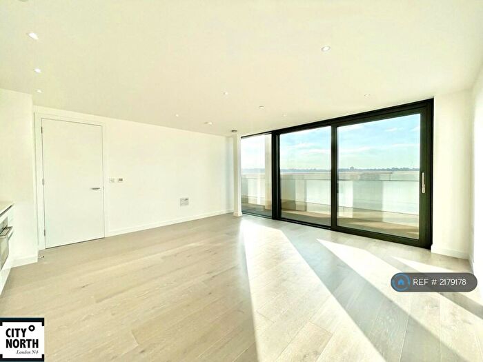 1 Bedroom Flat To Rent In City North East Tower, London, N4