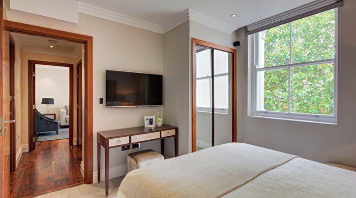 1 Bedroom Flat To Rent In Garden House, Kensington Gardens Square, W2