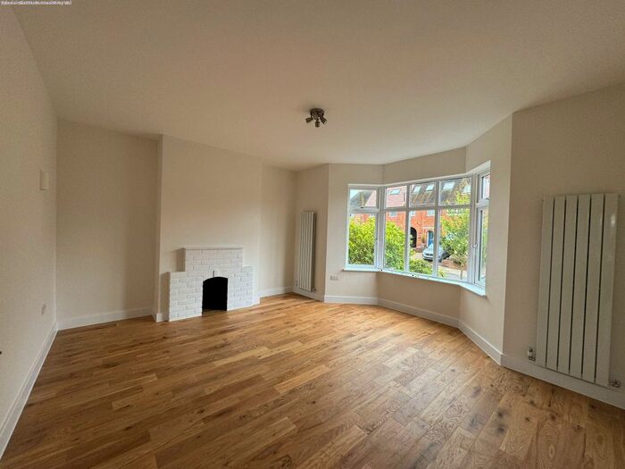 3 Bedroom Detached House To Rent In Archery Road, London, SE9