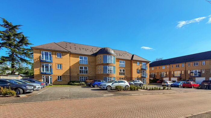 2 Bedroom Flat To Rent In Newland Gardens, Hertford, SG13