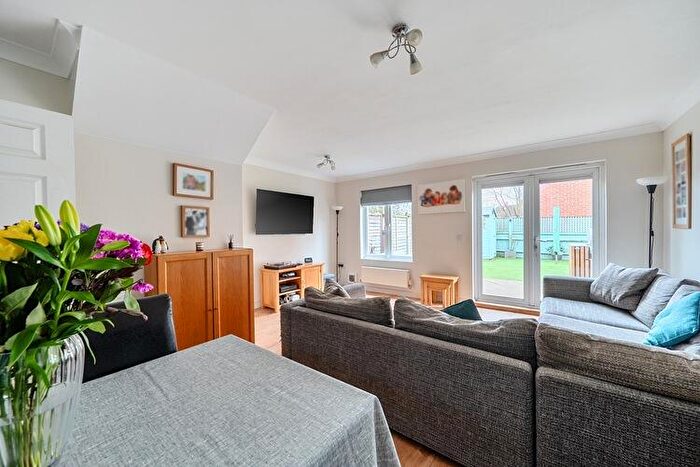 3 Bedroom Semi Detached House For Sale In Baynton Road, Woking, Surrey, GU22