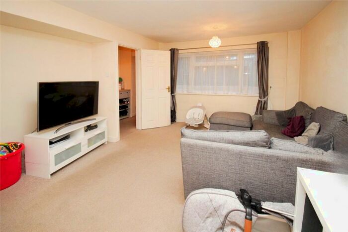 3 Bedroom Terraced House To Rent In Woolmer Green, Basildon, SS15