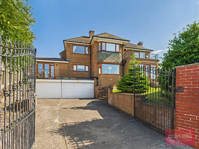 3 Bedroom Detached House For Sale In Holbeck Hill, Scarborough, YO11