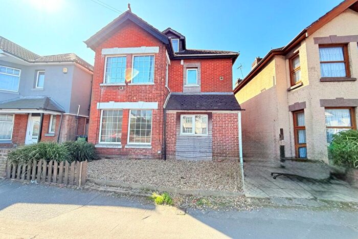 1 Bedroom Flat To Rent In Bitterne Road West, SO18