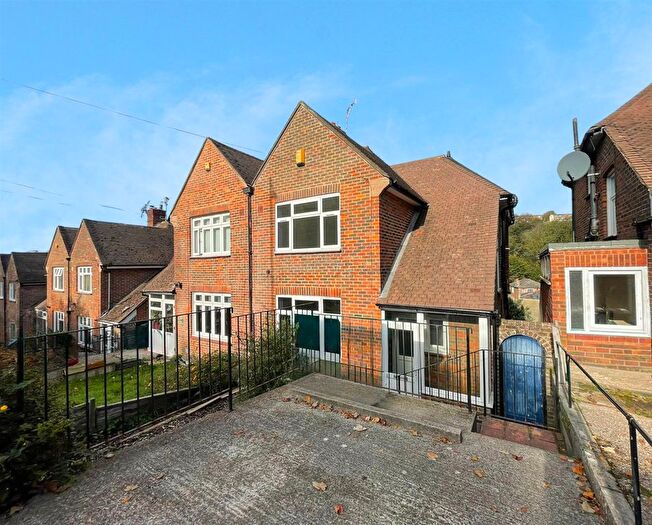 3 Bedroom Semi-Detached House To Rent In Harold Road, Hastings, TN35