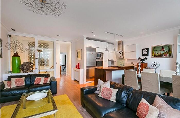 2 Bedroom Flat To Rent In Nevern Square, Earls Court, SW5