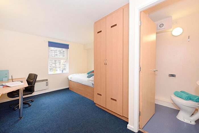 1 Bedroom Flat To Rent In Vicarage Hill, Wrexham, LL13