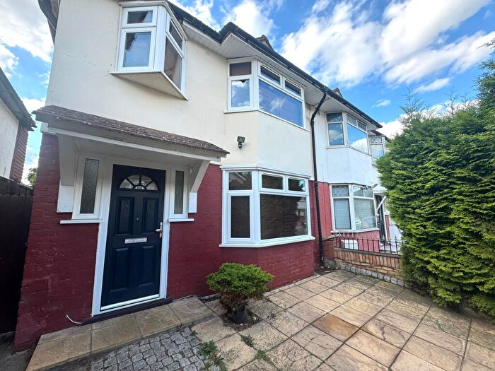 4 Bedroom House To Rent In Cambridge Road, Mitcham, CR4