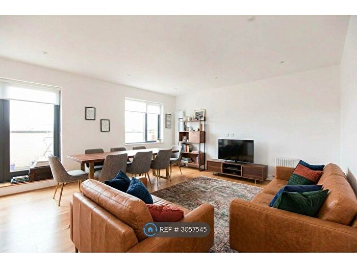 2 Bedroom Flat To Rent In Claridge House, London, NW10