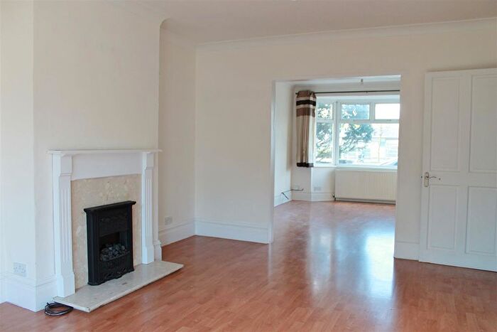 3 Bedroom Semi-Detached House To Rent In Station Road, Hayes, UB3