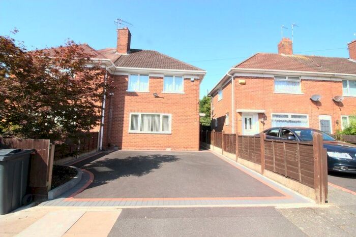 3 Bedroom Semi-Detached House To Rent In Aldbury Road, Birmingham, B14