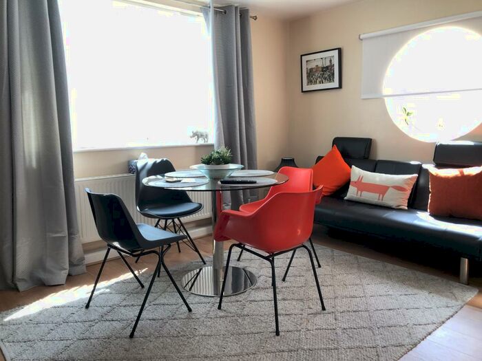 2 Bedroom Flat To Rent In Royal Quay, Block, Liverpool, L3