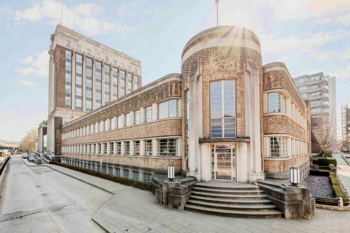 1 Bedroom Flat To Rent In Wallis House, Great West Road, Brentford, TW8