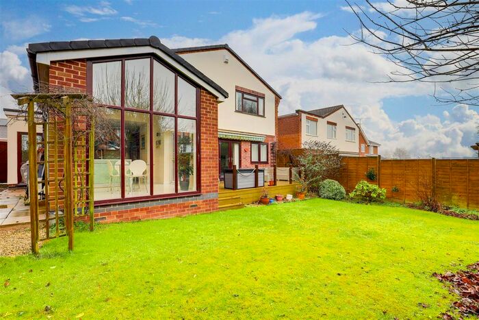 4 Bedroom Detached House For Sale In Sunningdale Drive, Woodborough, Nottinghamshire, NG14