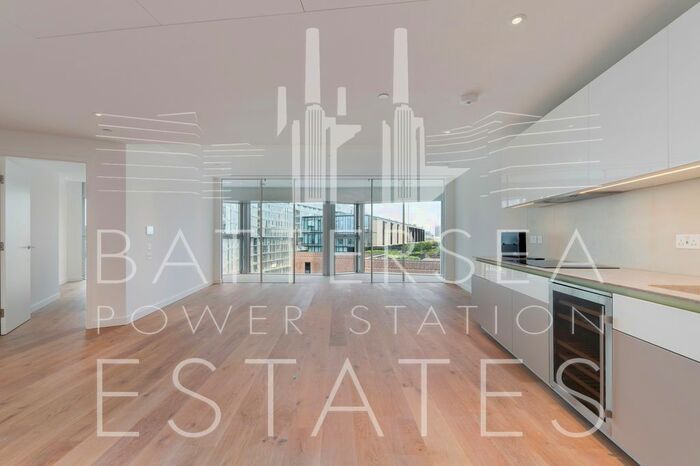 3 Bedroom Flat To Rent In L-, Electric Boulevard, Battersea, SW11