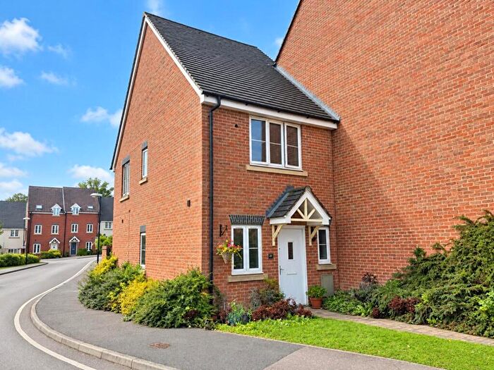2 Bedroom End Of Terrace House For Sale In Pembridge Gardens, Stevenage, SG2