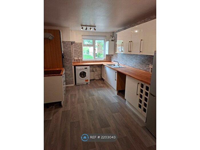 4 Bedroom Terraced House To Rent In Winyates, Orton Goldhay, Peterborough, PE2