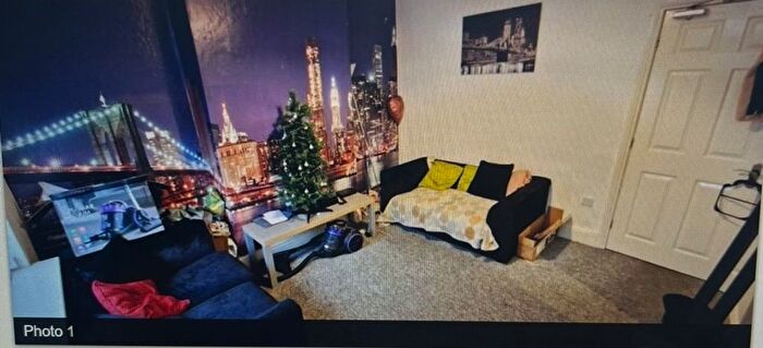 4 Bedroom Semi-Detached House To Rent In Park Road, Nottingham, NG7