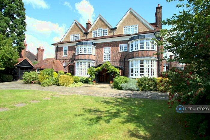2 Bedroom Flat To Rent In Wilderness Road, Chislehurst, BR7