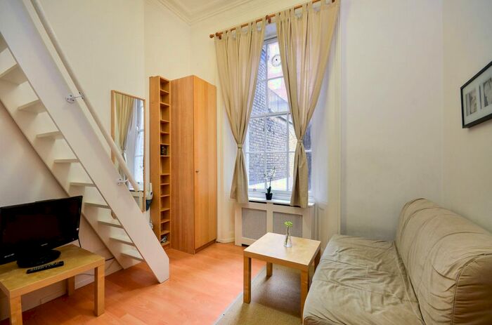Studio To Rent In Claverton Street, Pimlico, London, SW1V