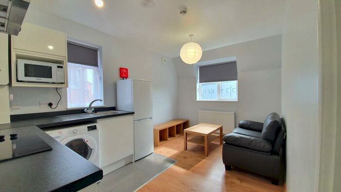 1 Bedroom Apartment To Rent In London Road, Southampton, SO15