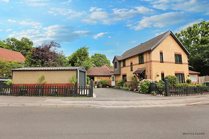 5 Bedroom Detached House For Sale In Ascot Road, Horton Heath, SO50