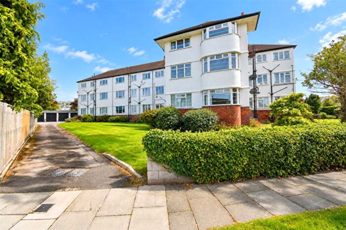 2 Bedroom Flat For Sale In Sandy Lane, West Kirby, Wirral, CH48
