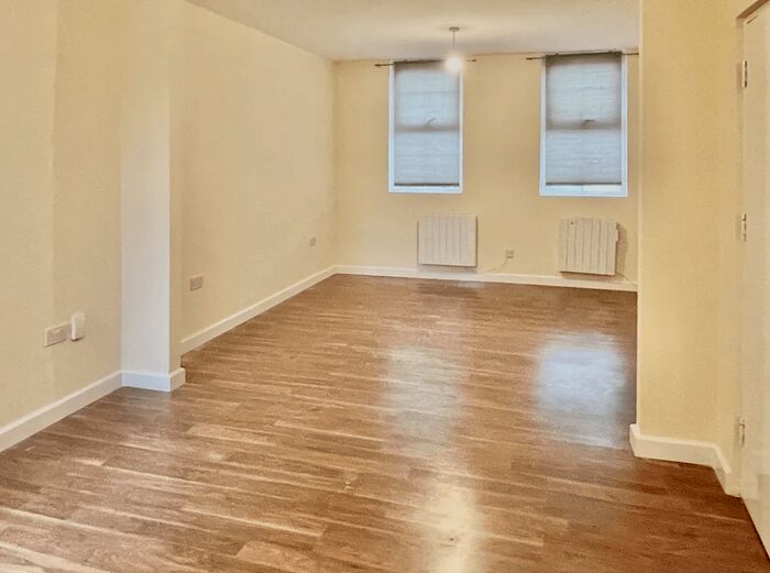 1 Bedroom Flat To Rent In Seaforth Avenue, London, KT3