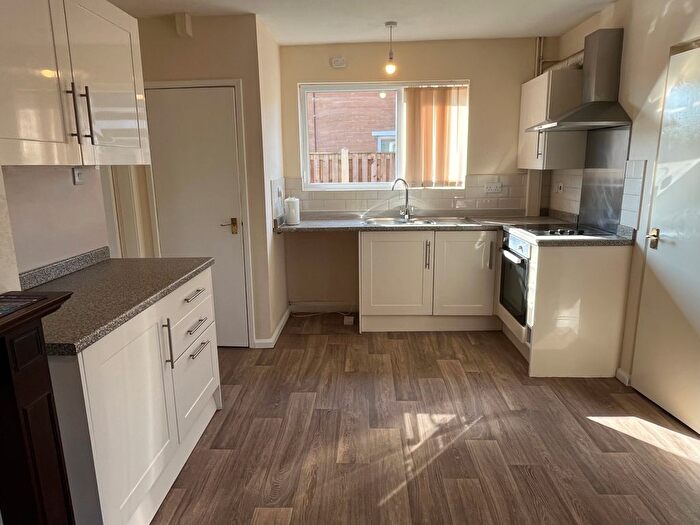 3 Bedroom Semi Detached House To Rent In Willow Road, Doncaster, DN6