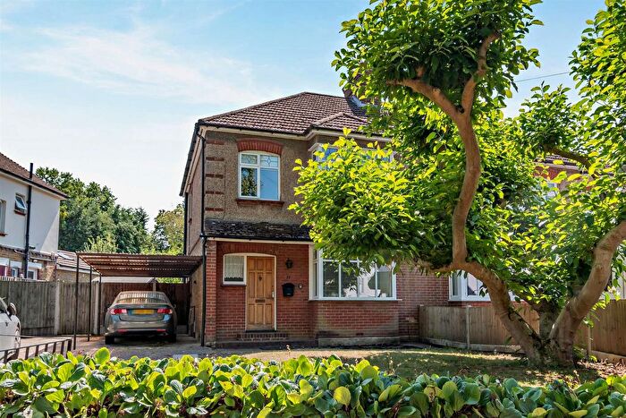 3 Bedroom Semi-detached House For Sale In Sandling Lane, Penenden Heath, Maidstone, ME14